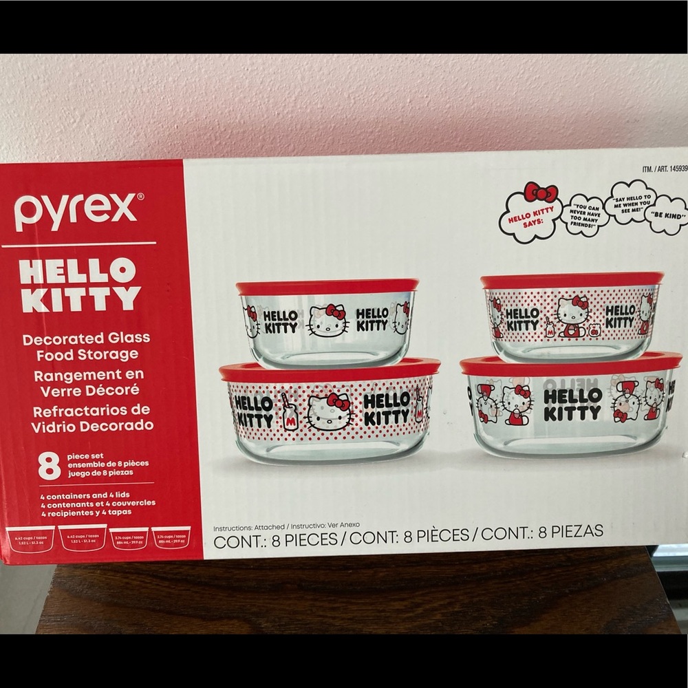 NWT Pyrex Hello Kitty Glass Food Sorage